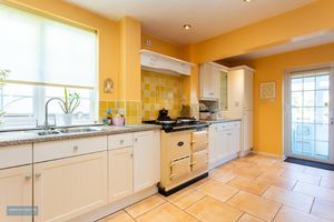 Kitchen- click for photo gallery